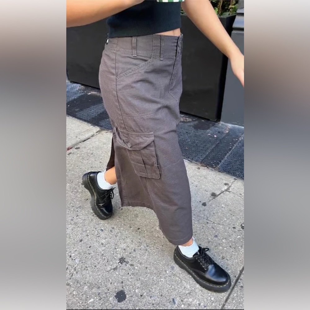 Brandy Melville cargo midi skirt - Picture 10 of 10